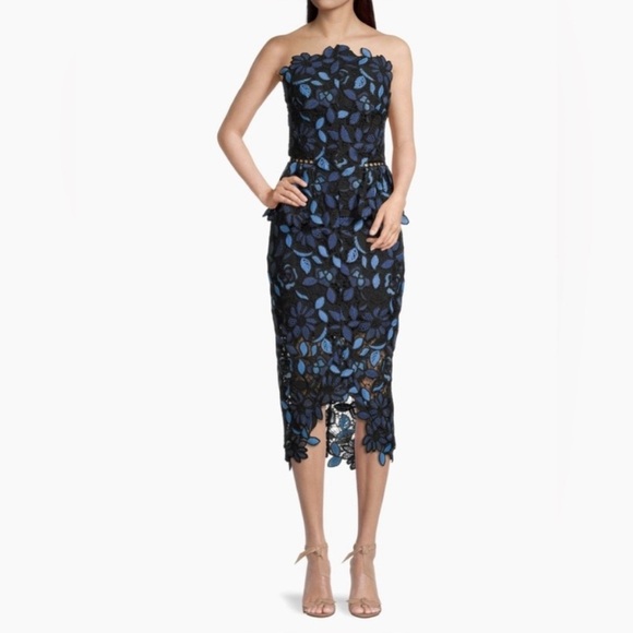 Elliatt Optics Floral Lace Peplum Dress/Size Small - Picture 1 of 10